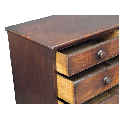 192 - A large Late George III mahogany chest of drawers. Circa 1800-1820.118x53x127cm (5)