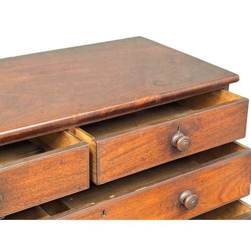 192 - A large Late George III mahogany chest of drawers. Circa 1800-1820.118x53x127cm (5)