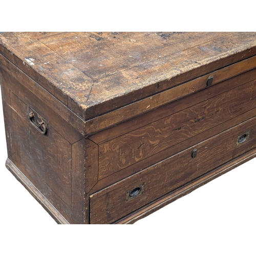 259 - A 19th Century pine kist with fitted interior, exterior drawer and original scumble paint. 104x55.5x... 