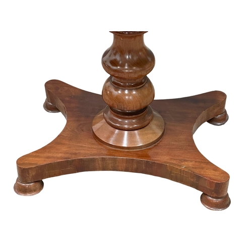 260 - A William IV mahogany turnover tea table. Circa 1830. 94x47x73cm (9)