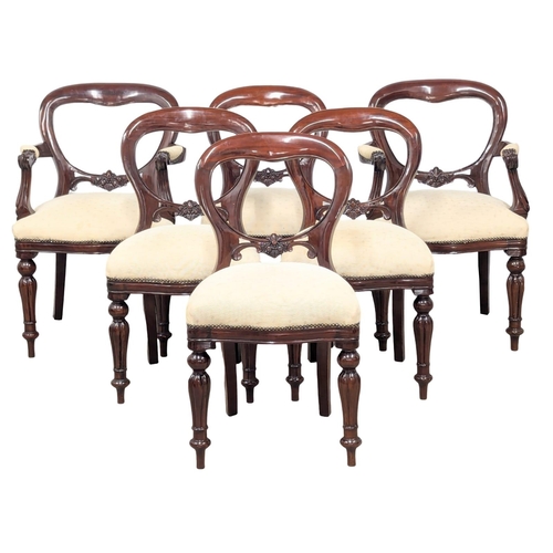 510 - A Victorian style mahogany dining table and 6 chairs. 154x112x77cm (3)