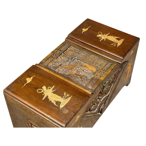 545 - A 1930’s Chinese camphorwood trunk. 94x45x48cm (1)