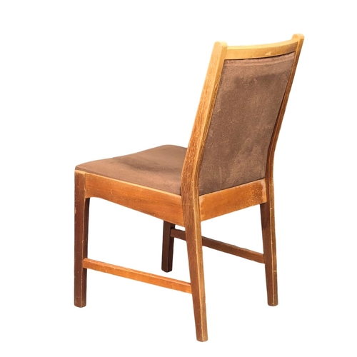 658 - A set of 6 Mid Century teak dining chairs. (2)