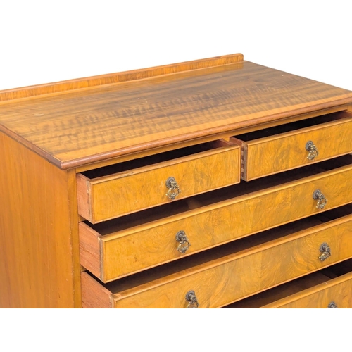 660 - A large Mid 20th Century walnut chest of drawers with 2 door cupboard on Cabriole legs. 92x50x125cm ... 