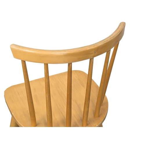 835 - A set of 6 Danish style beech chairs (1)