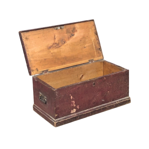 921 - A Late 19th Century tool chest / trunk. 73x37x32cm