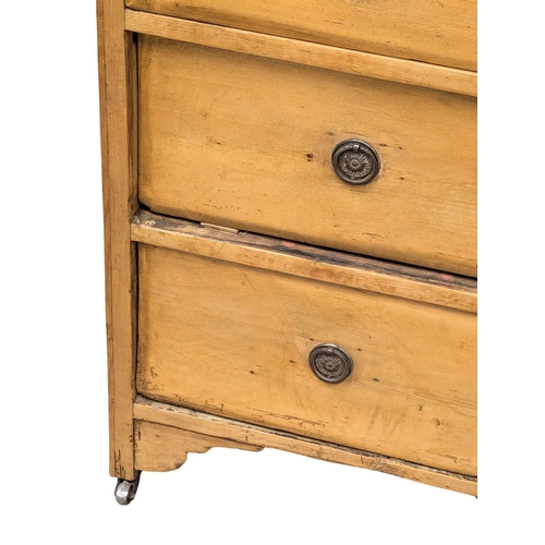 940 - A Late Victorian pine chest of drawers. Circa 1900. 10745x85cm (5)