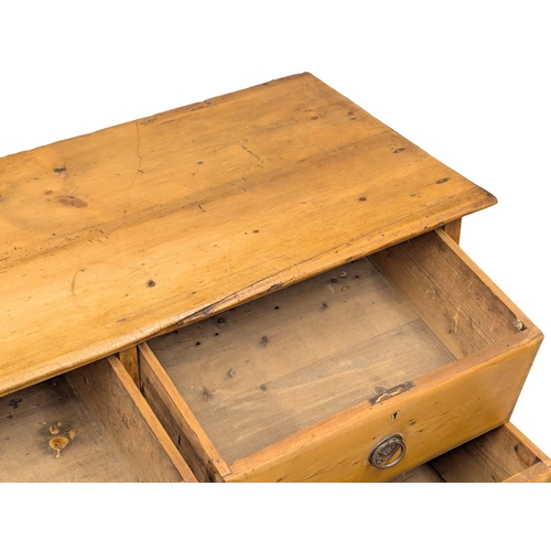 940 - A Late Victorian pine chest of drawers. Circa 1900. 10745x85cm (5)