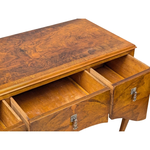 950 - A 1930s-1950s walnut side table / writing table on Cabriole legs. 106x50x76.5cm. 6