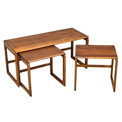 96 - A Danish style Mid Century teak coffee table with 2 nesting tables. 103x43x48cm (1)