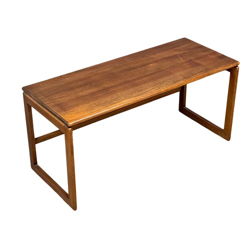 96 - A Danish style Mid Century teak coffee table with 2 nesting tables. 103x43x48cm (1)