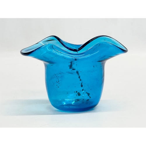 107 - A small art glass bowl. Sea & Sand. Probably Mdina. Late 20th Century. 14x10x9.5cm