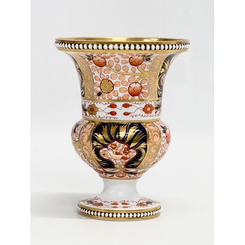 88 - An Early 19th Century painted Imari footed vase. With beadwork rim and base. Spode. Circa 1800-1820.... 