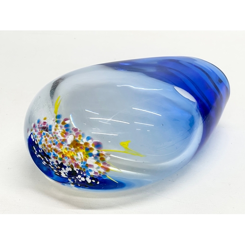 109 - A Late 20th Century art glass vase. 14x21cm.