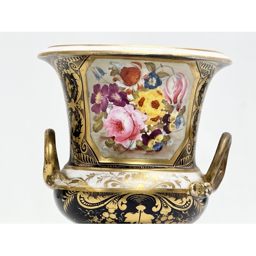 13 - An Early 19th Century Crown Derby campana vase. Circa 1800-1810. 14x17cm.