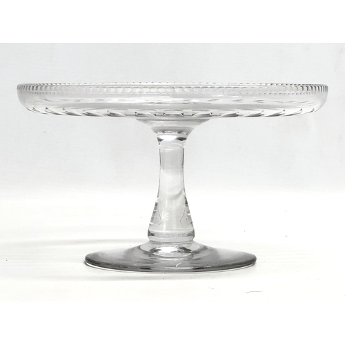 352 - A Late 19th/Early 20th Century glass cake stand/comport. 21x12cm