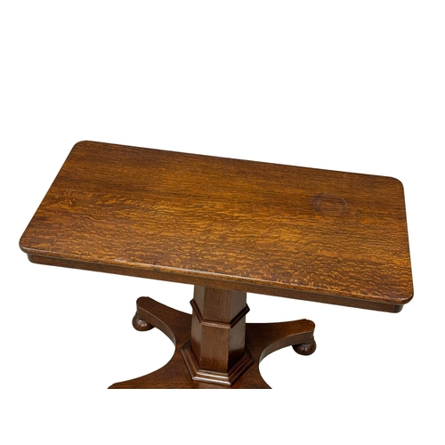 516 - A William IV oak pedestal side table. Circa 1830. 91x45x75cm.(1)