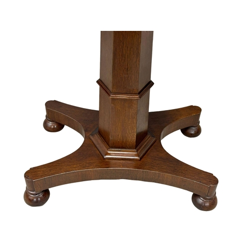 516 - A William IV oak pedestal side table. Circa 1830. 91x45x75cm.(1)