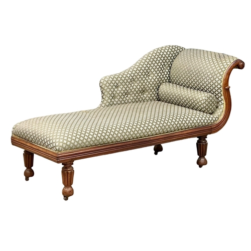 60 - A large William IV mahogany chaise lounge. Circa 1830. 190cm(2)