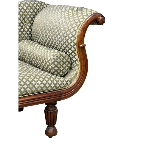 60 - A large William IV mahogany chaise lounge. Circa 1830. 190cm(2)