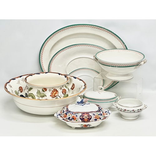 999 - A quantity of Late 19th Century Victorian dinnerware etc. Wedgwood wash bowl and chamber pot. 3 plat... 