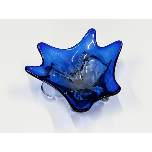 401 - A JICo Murano Glass bowl. 22x23x9cm.