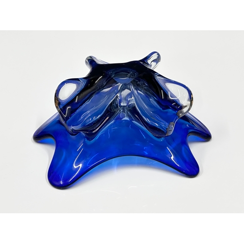 401 - A JICo Murano Glass bowl. 22x23x9cm.