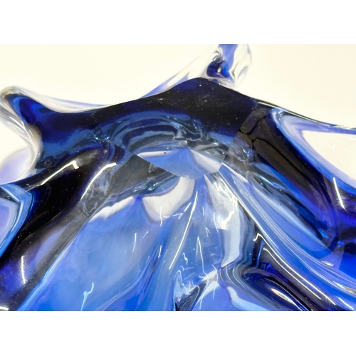 401 - A JICo Murano Glass bowl. 22x23x9cm.