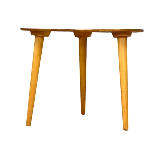 200A - A 1960’s Mid Century teak “Kidney” side table. Boomerang lamp table. 59x35x40cm