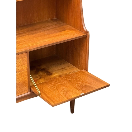 22 - A G-Plan “Brasilia” Mid Century teak highboard cocktail sideboard. 153x43.5x136cm (5)