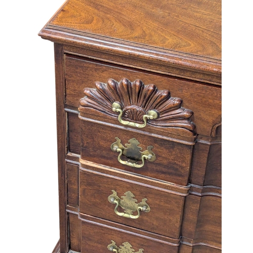 439 - An American Chippendale style mahogany chest of drawers. 98x50x86cm