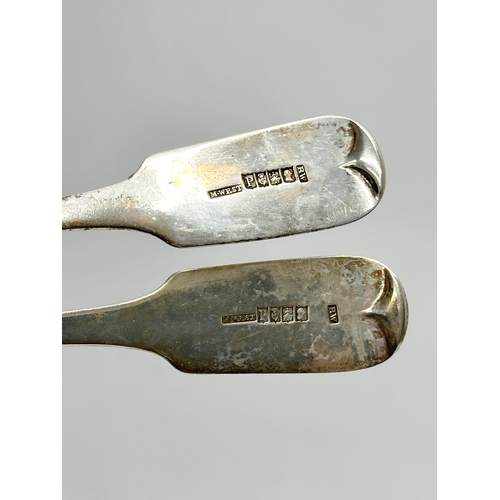 599 - Matthew West. A pair of silver serving spoons. Early 19th Century, George III. 1811. 145 grams. 23cm... 