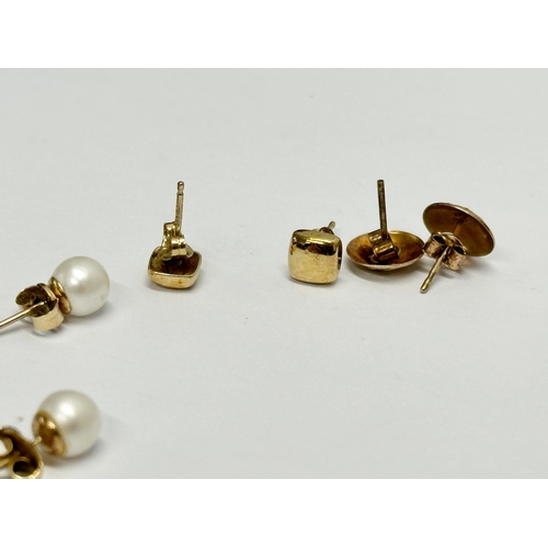 632 - 3 pairs of 9ct gold earrings.   (10)