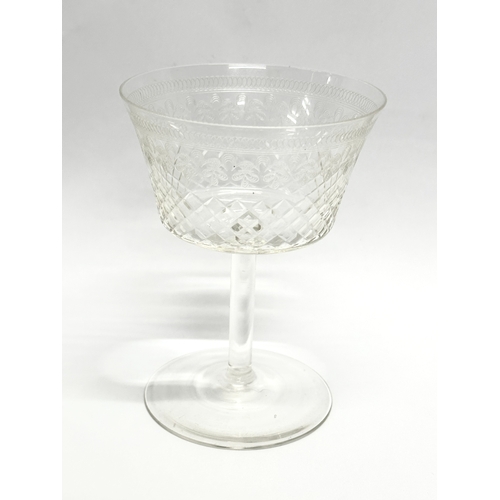 208 - An 11 piece Early 20th Century Pall Mall Lady Hamilton etched glass drinks set. Including a pitcher ... 