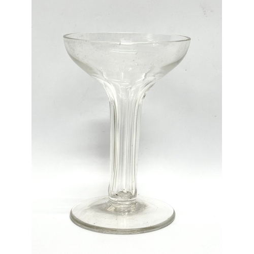 157 - A set of 11 Late Victorian hollow stem champagne glasses. Circa 1890-1900. 8x11.5cm