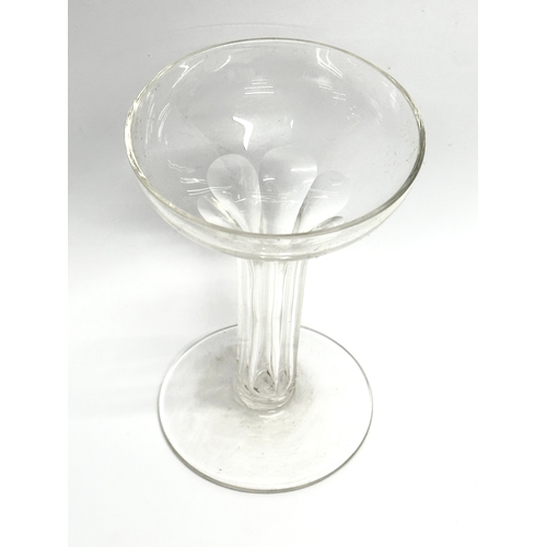 157 - A set of 11 Late Victorian hollow stem champagne glasses. Circa 1890-1900. 8x11.5cm