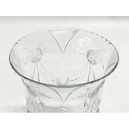 233 - A good quality Mid 20th Century Thomas Webb Crystal vase. 12.5x15.5cm.