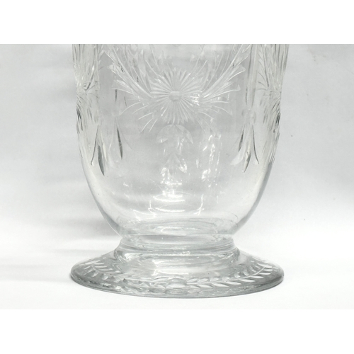 233 - A good quality Mid 20th Century Thomas Webb Crystal vase. 12.5x15.5cm.