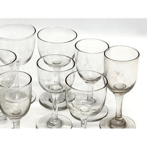 163 - 11 19th Century Victorian port glasses. Circa 1860-1870. 6x11.5cm. 5x12cm.