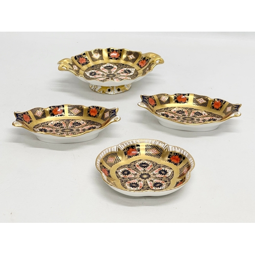 281 - 4 pieces of Royal Crown Derby Imari. An XLIX Imari footed dish 16x13x4cm. A pair of 1128 Imari foote... 