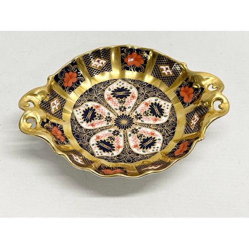 281 - 4 pieces of Royal Crown Derby Imari. An XLIX Imari footed dish 16x13x4cm. A pair of 1128 Imari foote... 