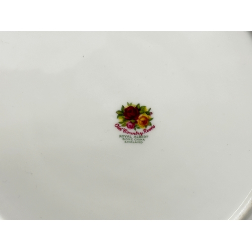 284 - A set of 6 Royal Albert “Old Country Roses” dinner plates. 26cm