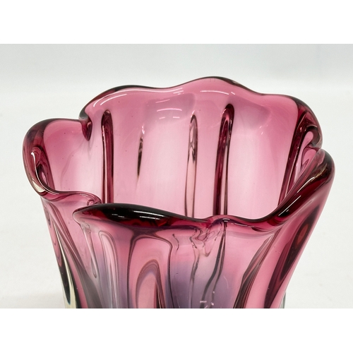 518 - A Mid 20th Century Czech art glass vase. 14x14x16cm