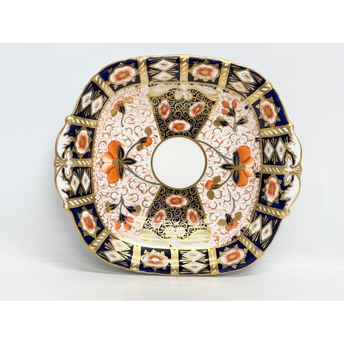 229 - 19th Century Imari part dinner service. Davenport cake plate.