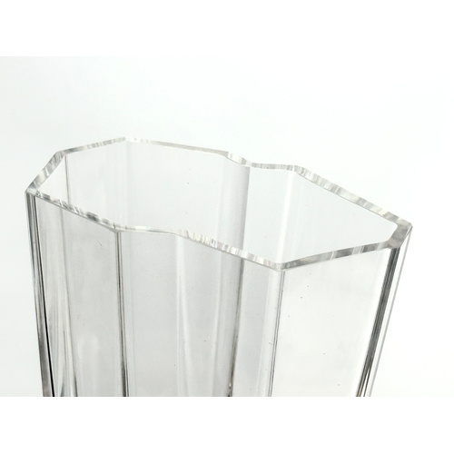 65 - Tapio Wirkkala for littala. A signed 20th Century Finish “Sointu” glass vase. 1980’s. 14.5x9x19.5cm