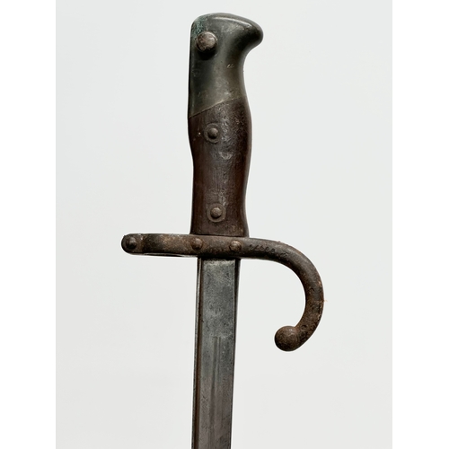 277 - Ulster Museum Belfast. A Late 19th Century French Epee bayonet. Issued 1874/78. For Gras Rifle. D’Ar... 