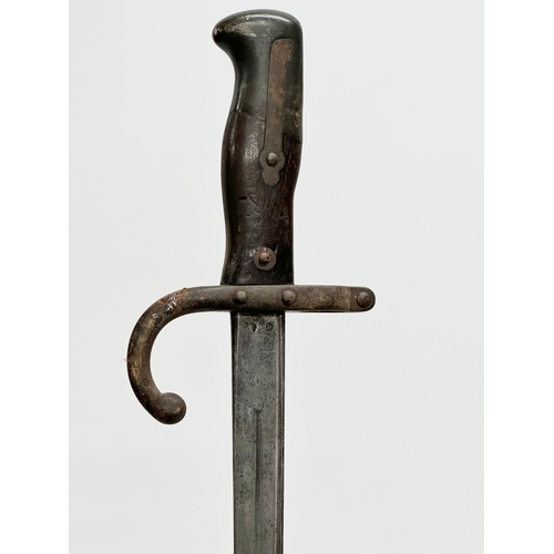 277 - Ulster Museum Belfast. A Late 19th Century French Epee bayonet. Issued 1874/78. For Gras Rifle. D’Ar... 