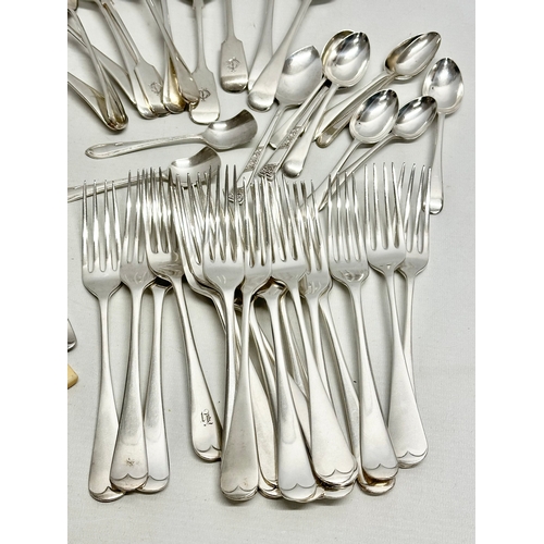 829 - A large collection of good quality Early 20th Century silver plated cutlery.