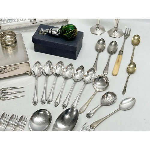 840 - A collection of silver plate and stainless steel. E.P and stainless cutlery. House of Marbles wine b... 