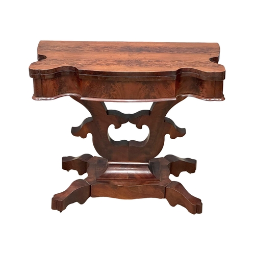 925 - A Mid 19th Century American mahogany turnover tea table. Circa 1840-1860. 86x45x74cm(8)